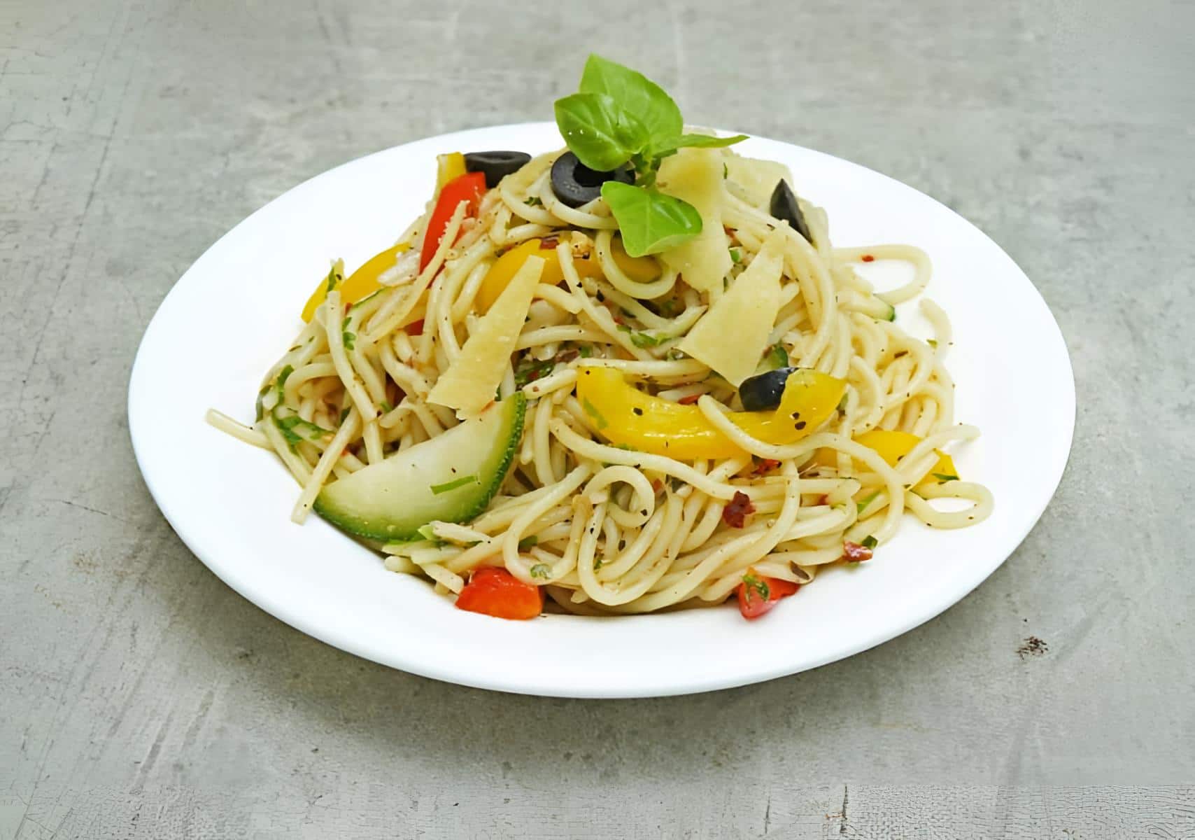 Casual-modern European café, supporting dish in this style
